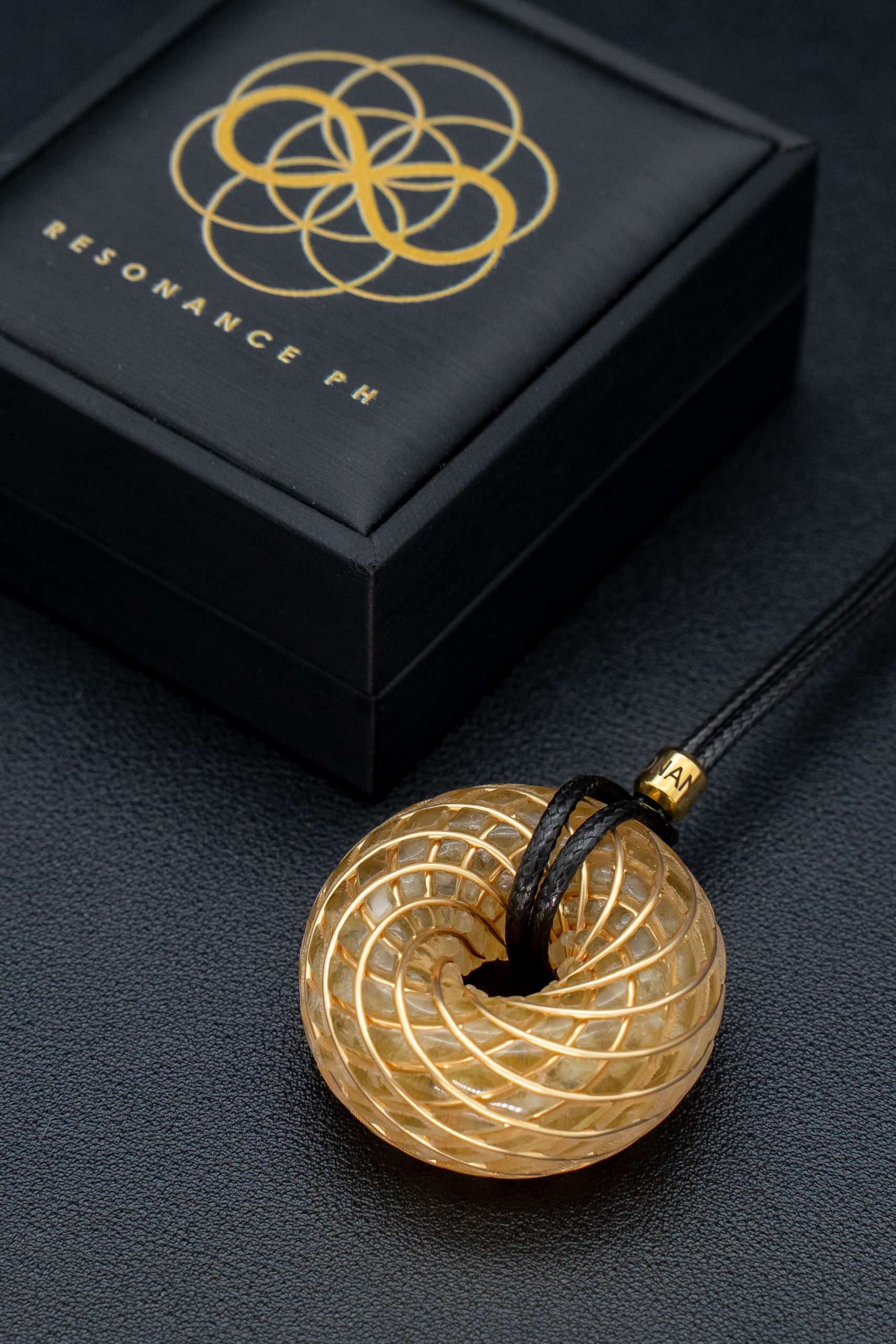 Aura Pendant — Basic